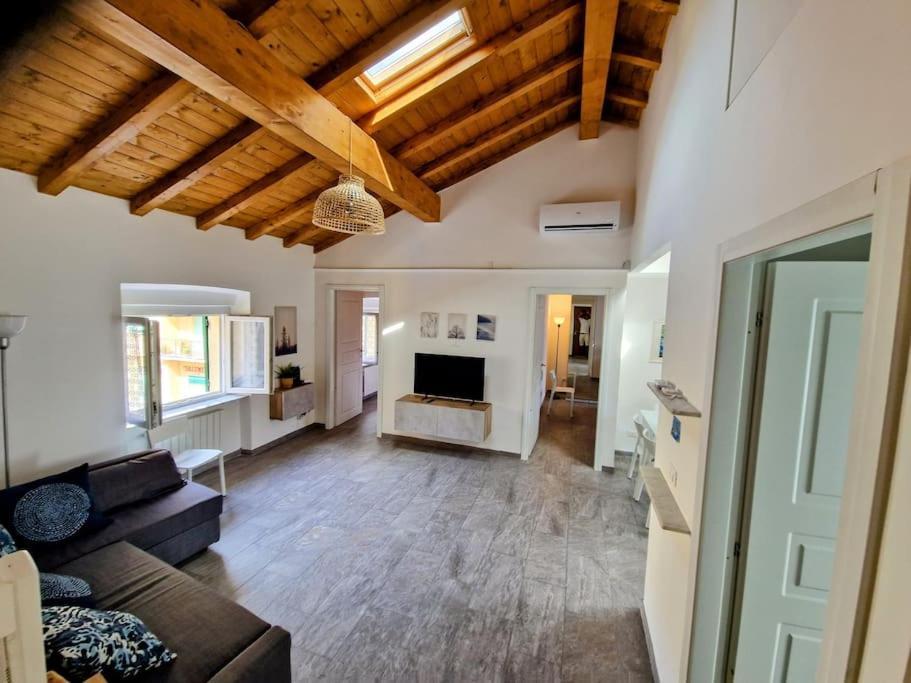 All New And Privat Parking La Graziosa Apartment جنوة المظهر الخارجي الصورة